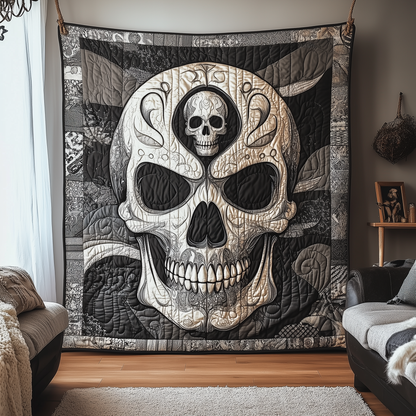 Black And White Skull Quilted Blanket GFTONL1780